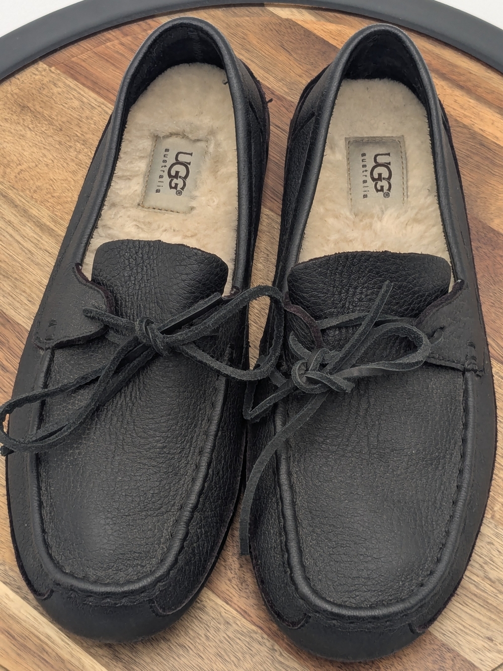 UGG Australia Dakota Black Leather Shearling Moccasin Slippers Men's 9